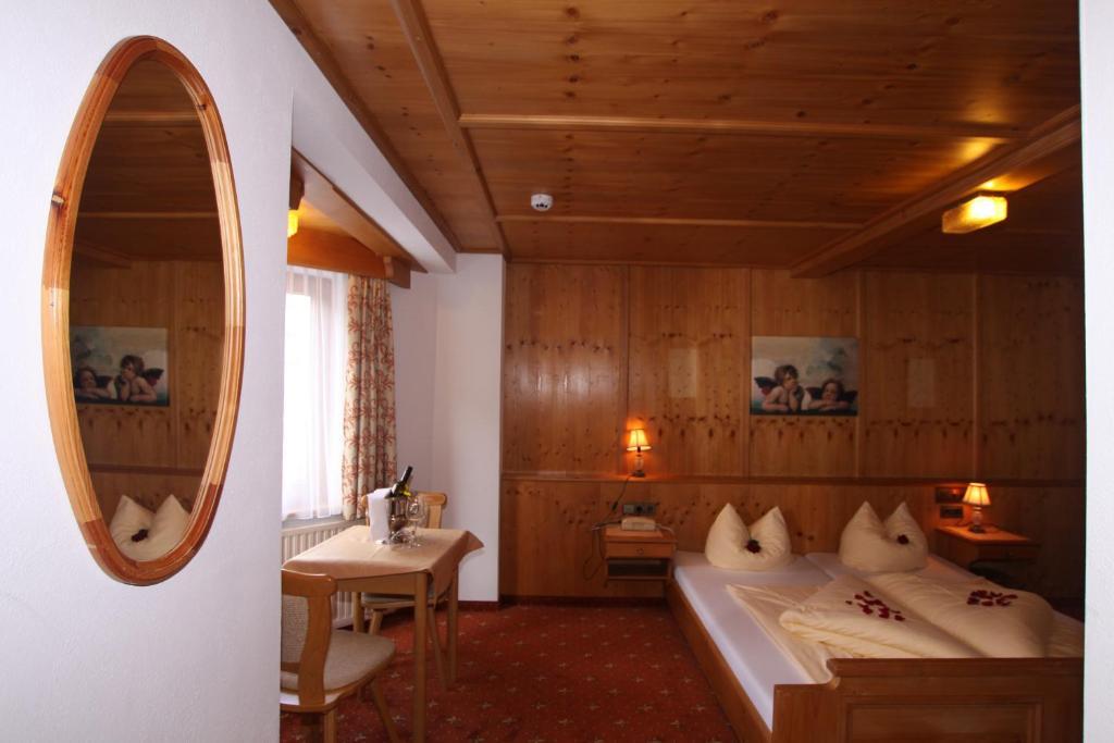 ホテル Waldhof ゲルロス 部屋 写真