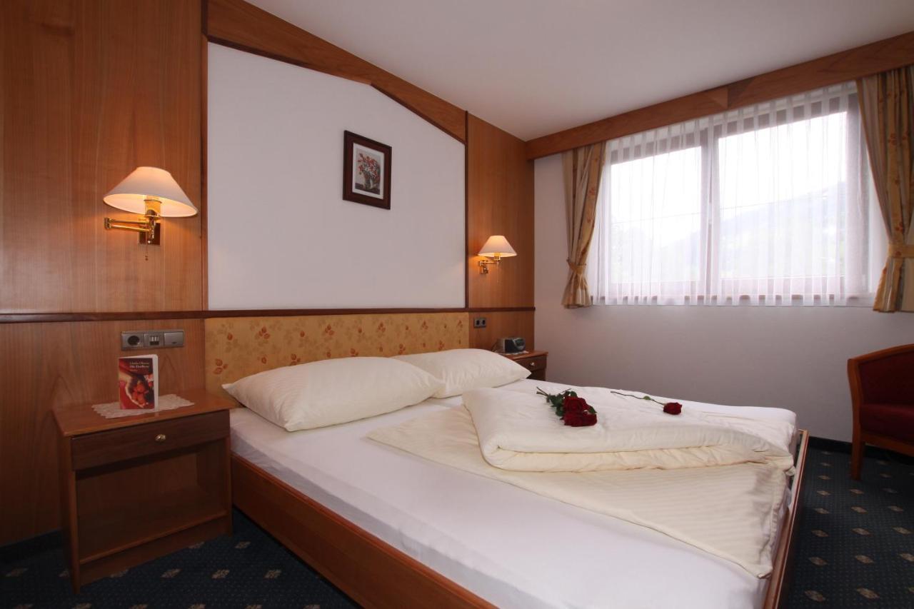ホテル Waldhof ゲルロス 部屋 写真